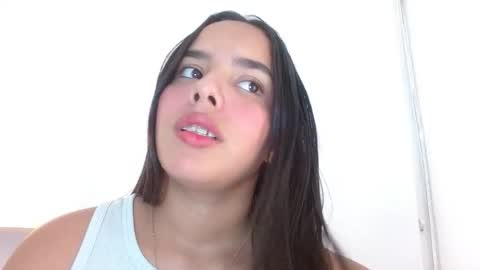 roxy_stone1 online show from October 15, 2025, 7:25 pm