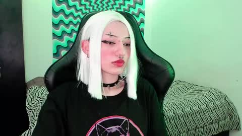 Roxy Independient model Help me to reach 50 thumbs up online show from December 17, 2024, 2:23 am