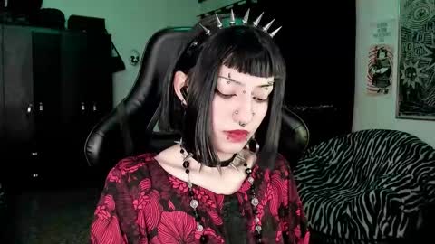 Snapshot of roxy_toxic chatting on February 5, 2026, 12:37 am Roxy Independient model Help me to reach 50 thumbs up online show from February 5, 2026, 12:37 am