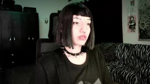 Snapshot of roxy_toxic chatting on February 24, 2026, 12:41 am Roxy Independient model Help me to reach 50 thumbs up online show from February 24, 2026, 12:41 am