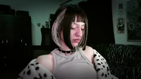 Snapshot of roxy_toxic chatting on May 15, 2026, 11:12 pm Roxy Independient model Help me to reach 50 thumbs up online show from May 15, 2026, 11:12 pm