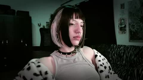 Snapshot of roxy_toxic chatting on May 15, 2026, 11:56 pm Roxy Independient model Help me to reach 50 thumbs up online show from May 15, 2026, 11:56 pm