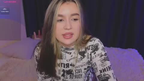 Snapshot of roxychilli chatting on February 19, 2025, 6:21 pm Roxy online show from February 19, 2025, 6:21 pm