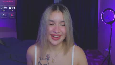 Snapshot of roxychilli chatting on September 12, 2025, 7:58 pm Roxy online show from September 12, 2025, 7:58 pm