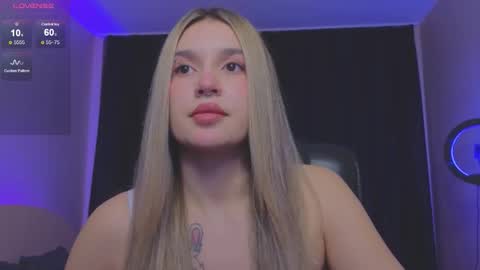 Snapshot of roxychilli chatting on November 2, 2025, 10:12 pm Roxy online show from November 2, 2025, 10:12 pm