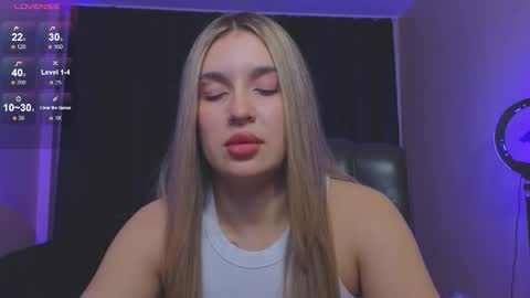 Snapshot of roxychilli chatting on November 10, 2025, 9:14 pm Roxy online show from November 10, 2025, 9:14 pm