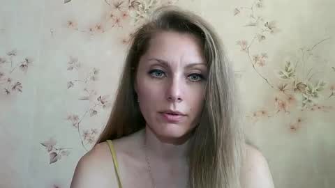 roxyfox18x01 online show from March 15, 2026, 12:00 pm