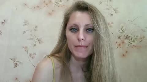 roxyfox18x01 online show from April 11, 2026, 1:48 pm