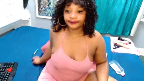 ROXYLUVXXX online show from February 12, 2026, 11:11 pm