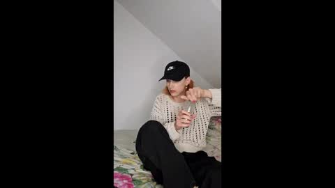 Snapshot of roxyseidel chatting on April 12, 2026, 7:41 pm Roxy Seidel online show from April 12, 2026, 7:41 pm