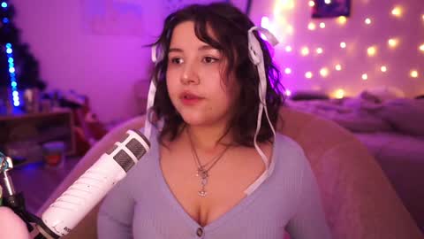 Snapshot of roxysuh chatting on December 5, 2024, 10:12 am roxysuh online show from December 5, 2024, 10:12 am