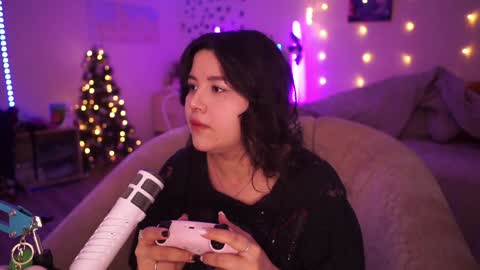 Snapshot of roxysuh chatting on December 11, 2024, 5:53 am roxysuh online show from December 11, 2024, 5:53 am