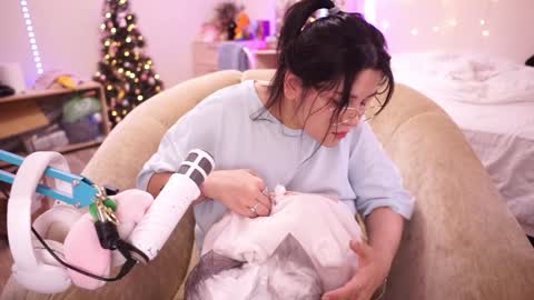 Snapshot of roxysuh chatting on December 28, 2024, 7:44 am roxysuh online show from December 28, 2024, 7:44 am