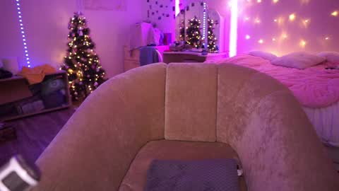 Snapshot of roxysuh chatting on December 28, 2024, 10:47 am roxysuh online show from December 28, 2024, 10:47 am