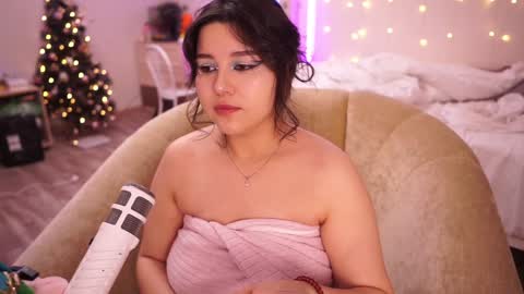 Snapshot of roxysuh chatting on January 2, 2025, 11:09 am roxysuh online show from January 2, 2025, 11:09 am