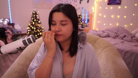 Snapshot of roxysuh chatting on January 27, 2025, 8:51 am roxysuh online show from January 27, 2025, 8:51 am