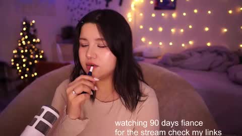 Snapshot of roxysuh chatting on February 28, 2025, 10:41 am roxysuh online show from February 28, 2025, 10:41 am