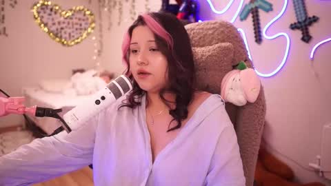 Snapshot of roxysuh chatting on October 10, 2025, 8:13 am roxysuh online show from October 10, 2025, 8:13 am