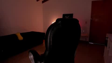 Snapshot of roxyy_x chatting on February 5, 2026, 10:36 pm val online show from February 5, 2026, 10:36 pm