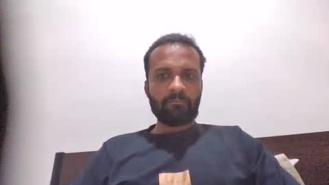 Snapshot of roy018 chatting on May 1, 2026, 2:10 pm roy018 online show from May 1, 2026, 2:10 pm