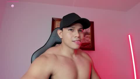 Snapshot of roy__constance chatting on February 1, 2026, 4:22 am Roy Constance online show from February 1, 2026, 4:22 am