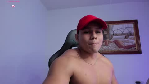 Snapshot of roy__constance chatting on April 22, 2026, 3:53 am Roy Constance online show from April 22, 2026, 3:53 am
