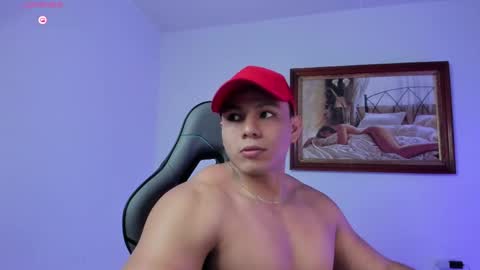Snapshot of roy__constance chatting on May 10, 2026, 4:39 am Roy Constance online show from May 10, 2026, 4:39 am