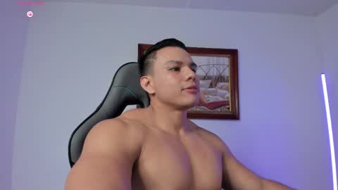 Snapshot of roy__constance chatting on May 20, 2026, 4:07 am Roy Constance online show from May 20, 2026, 4:07 am