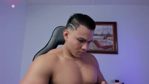 Snapshot of roy__constance chatting on May 29, 2026, 4:32 am Roy Constance online show from May 29, 2026, 4:32 am