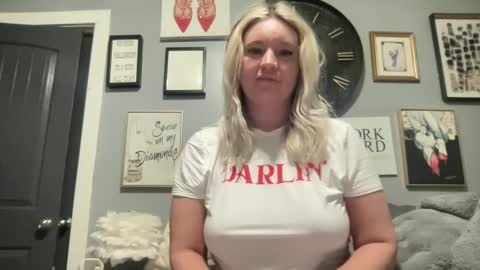 royalblonde online show from January 6, 2025, 1:41 pm