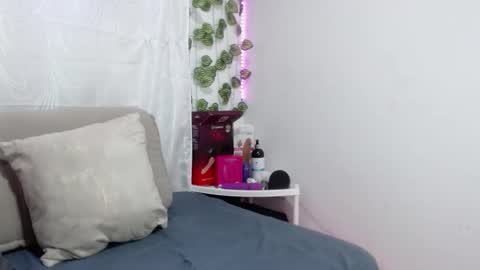 Bruna Royale  online show from March 2, 2026, 3:52 pm