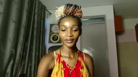 Snapshot of royalnyra chatting on April 1, 2026, 8:48 am Softluxe online show from April 1, 2026, 8:48 am