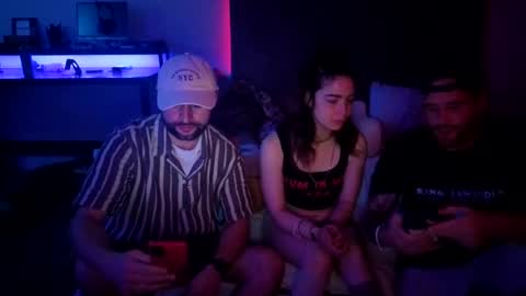Snapshot of royalpain420 chatting on August 3, 2026, 5:28 am Royal Menace online show from August 3, 2026, 5:28 am