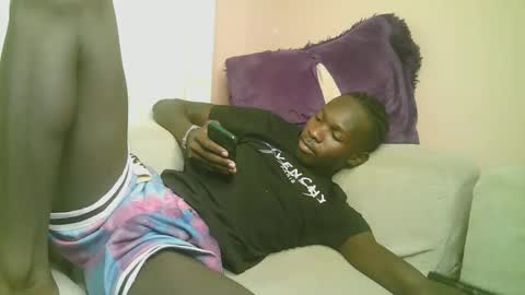 Snapshot of royalty254 chatting on April 30, 2026, 5:25 am royalty254 online show from April 30, 2026, 5:25 am