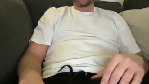 Snapshot of roythegil chatting on January 16, 2025, 10:12 pm roythegil online show from January 16, 2025, 10:12 pm