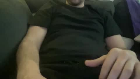 Snapshot of roythegil chatting on February 3, 2025, 12:58 am roythegil online show from February 3, 2025, 12:58 am