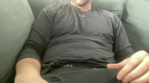 Snapshot of roythegil chatting on February 20, 2025, 4:25 pm roythegil online show from February 20, 2025, 4:25 pm