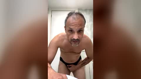 ruben728190 online show from August 4, 2026, 6:32 pm
