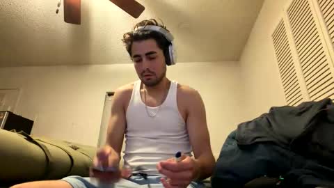 rubenzaragosa09 online show from April 19, 2026, 12:59 pm