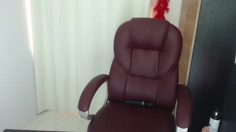 Snapshot of rubi_halliwey chatting on June 15, 2026, 3:47 pm Rubi online show from June 15, 2026, 3:47 pm