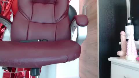 Snapshot of rubi_halliwey chatting on July 15, 2026, 5:51 pm Rubi online show from July 15, 2026, 5:51 pm