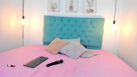 Snapshot of rubiroose chatting on December 28, 2024, 7:54 pm Rubii online show from December 28, 2024, 7:54 pm