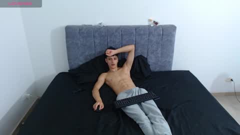 Ruby and Vanie online show from April 19, 2026, 10:56 pm