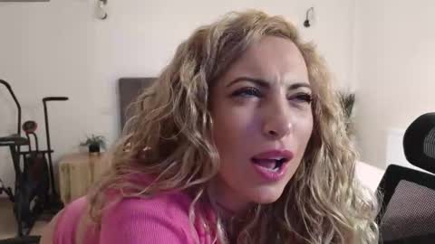 Ruby online show from November 30, 2025, 2:15 am