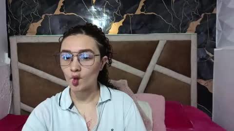 rubydevine21 online show from May 11, 2026, 11:38 am