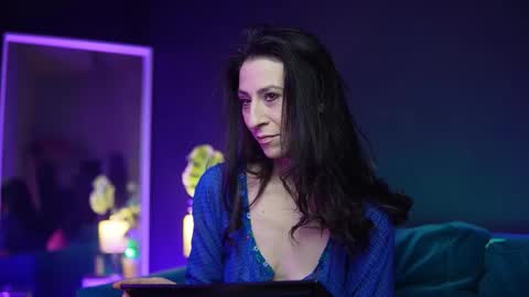  Ruby  online show from January 15, 2026, 11:08 pm