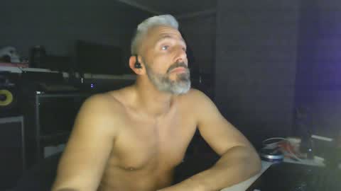 Chico que rico Caliente online show from January 25, 2025, 5:07 am