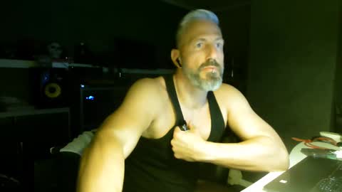 Chico que rico Caliente online show from March 8, 2025, 5:28 am