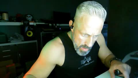 Chico que rico Caliente online show from October 11, 2025, 9:41 am