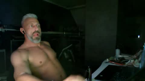 Snapshot of ruffi77 chatting on April 17, 2026, 6:16 am Chico que rico Caliente online show from April 17, 2026, 6:16 am
